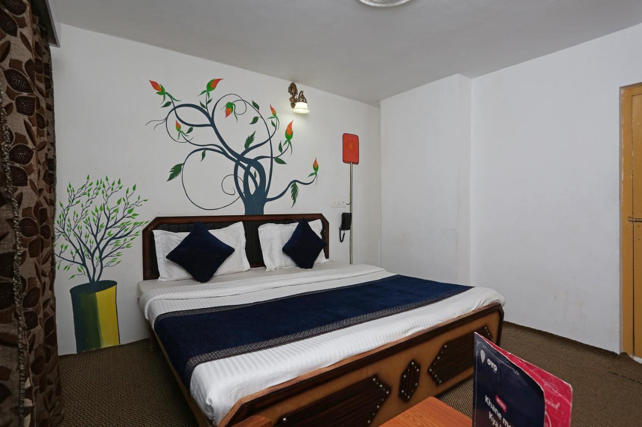 Oyo Flagship Hotel Palace Pahalgam Exterior photo